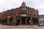 904, 916-24 MAIN ST, a Queen Anne large retail building, built in Stevens Point, Wisconsin in 1890.