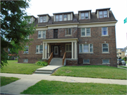 3131 W WELLS ST, a Colonial Revival/Georgian Revival apartment/condominium, built in Milwaukee, Wisconsin in 1924.