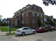 3131 W WELLS ST, a Colonial Revival/Georgian Revival apartment/condominium, built in Milwaukee, Wisconsin in 1924.