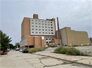 2711 W WELLS ST, a Commercial Vernacular hospital/medical clinic, built in Milwaukee, Wisconsin in 1928.