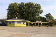 641 N LUDINGTON ST, a Astylistic Utilitarian Building restaurant/supper club, built in Columbus, Wisconsin in 1968.
