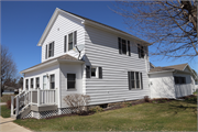 92 W Main St., a Front Gabled house, built in Benton, Wisconsin in 1910.