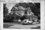 801 JEFFERSON AVE, a Queen Anne house, built in Sparta, Wisconsin in 1900.