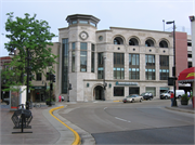 202 STATE ST, a Late-Modern bank/financial institution, built in Madison, Wisconsin in 1962.