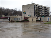 3005 UNIVERSITY AVE, a Art/Streamline Moderne tavern/bar, built in Madison, Wisconsin in 1937.