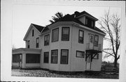 421 E OAK ST, a Queen Anne house, built in Sparta, Wisconsin in 1876.