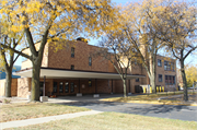 7436 University Ave 7436 University Ave, a International Style school – elem/middle/jr high/high, built in Middleton, Wisconsin in 1949.