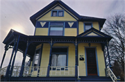517 MADISON ST, a Queen Anne house, built in Waukesha, Wisconsin in 1885.