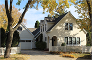 1811 Middleton St, a Arts and Crafts house, built in Middleton, Wisconsin in 1927.