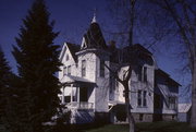 916 PARK AVE, a Queen Anne house, built in Oconto, Wisconsin in 1892.