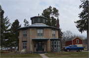610 LIBERTY ST, a Octagon house, built in Ripon, Wisconsin in 1850.