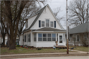 419 N WISCONSIN AVE, a Front Gabled house, built in Muscoda, Wisconsin in 1910.