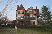 840 1ST ST N, a Queen Anne house, built in Wisconsin Rapids, Wisconsin in 1890.