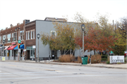 2266 S KINNICKINNIC AVE, a Commercial Vernacular small retail building, built in Milwaukee, Wisconsin in 1922.