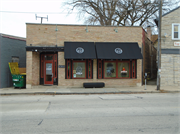 2352 S KINNICKINNIC AVE, a Commercial Vernacular small office building, built in Milwaukee, Wisconsin in 1910.