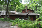 5805 WINNEQUAH RD 5805 WINNEQUAH RD, a Craftsman house, built in Monona, Wisconsin in 1911.