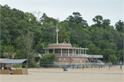 2400 BLOCK OF N LINCOLN MEMORIAL DRIVE - BRADFOR BEACH - LAKE MICHIGAN PARKWAY N, a Art/Streamline Moderne park shelter/building, built in Milwaukee, Wisconsin in 1949.
