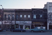 109 E COLLEGE AVE, a Italianate large retail building, built in Appleton, Wisconsin in 1890.