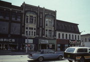 121-123 W COLLEGE AVE, a Queen Anne large retail building, built in Appleton, Wisconsin in 1897.