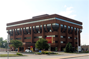 2675 N MAYFAIR RD 2675 N MAYFAIR RD, a Brutalism large office building, built in Wauwatosa, Wisconsin in 1979.