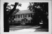 915 E ALTON ST, a Colonial Revival/Georgian Revival house, built in Appleton, Wisconsin in 1920.