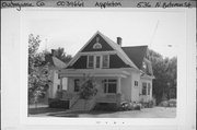 536 N BATEMAN ST, a Queen Anne house, built in Appleton, Wisconsin in 1907.