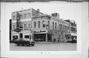 101 E COLLEGE AVE, a Italianate retail building, built in Appleton, Wisconsin in 1878.