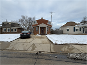 2016 RAPIDS DR 2016 RAPIDS DR, a Octagon house, built in Racine, Wisconsin in 1947.