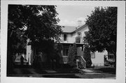 520-520 1/2 E COMMERCIAL ST, a Gabled Ell apartment/condominium, built in Appleton, Wisconsin in 1921.