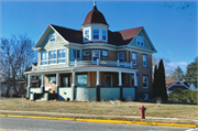 393 WATER ST 393 WATER ST, a Queen Anne house, built in Prairie du Sac, Wisconsin in 1912.