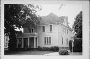121 N LAWE ST, a Queen Anne house, built in Appleton, Wisconsin in 1885.
