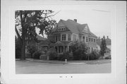 821 N ONEIDA ST, a Queen Anne house, built in Appleton, Wisconsin in 1898.