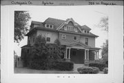 335 W PROSPECT AVE, a Colonial Revival/Georgian Revival house, built in Appleton, Wisconsin in 1904.