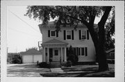 433 W PROSPECT AVE, a Colonial Revival/Georgian Revival house, built in Appleton, Wisconsin in 1880.