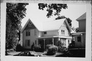 214 N UNION ST, a Gabled Ell house, built in Appleton, Wisconsin in 1874.