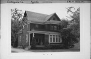 530 N UNION ST, a Queen Anne house, built in Appleton, Wisconsin in 1903.