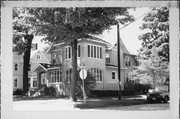 422 E WASHINGTON ST, a Craftsman house, built in Appleton, Wisconsin in 1888.