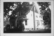 926 E WASHINGTON ST, a Queen Anne house, built in Appleton, Wisconsin in 1905.