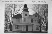 105 TAYLOR ST, a Queen Anne house, built in Kaukauna, Wisconsin in 1912.