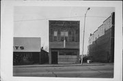 163 W WISCONSIN AVE, a Commercial Vernacular tavern/bar, built in Kaukauna, Wisconsin in 1885.