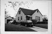 306 W LINCOLN AVE, a Gabled Ell house, built in Little Chute, Wisconsin in 1944.