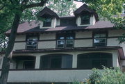 2021 CHAMBERLAIN AVE, a Prairie School house, built in Madison, Wisconsin in 1907.