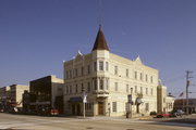 200-202 N FRANKLIN ST, a Queen Anne hotel/motel, built in Port Washington, Wisconsin in 1891.