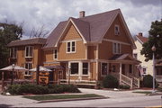 149 GREEN BAY RD, a Queen Anne house, built in Thiensville, Wisconsin in 1909.