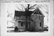 1310 W HIGHLAND RD, a Gabled Ell house, built in Mequon, Wisconsin in 1890.