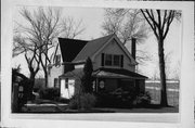 909 W MEQUON RD, a Cross Gabled house, built in Mequon, Wisconsin in 1915.