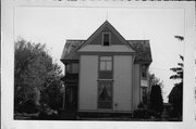 6907 W MEQUON RD, a Queen Anne boarding house, built in Mequon, Wisconsin in 1900.