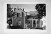 707 W PIONEER RD, a Gabled Ell house, built in Mequon, Wisconsin in 1870.