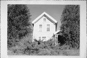 520 W GRAND AVE, a Queen Anne house, built in Port Washington, Wisconsin in 1895.