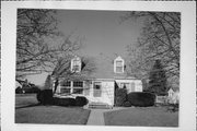 230 W PIERRE LANE, a Colonial Revival/Georgian Revival house, built in Port Washington, Wisconsin in 1948.